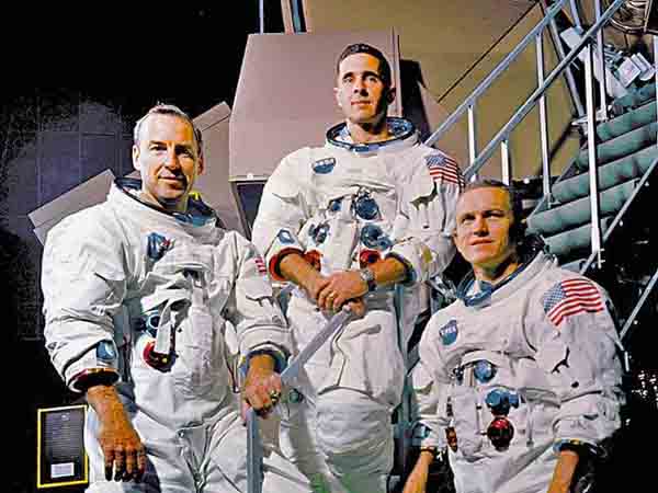 Экипаж «Аполлона-8», якобы облетевшего Луну[14]